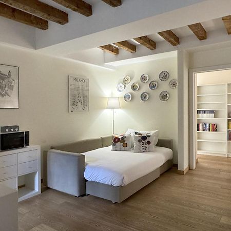 Joivy Cosy Ticinese Retreat 1-Bed Flat Near The Duomo Apartment Milan Exterior photo